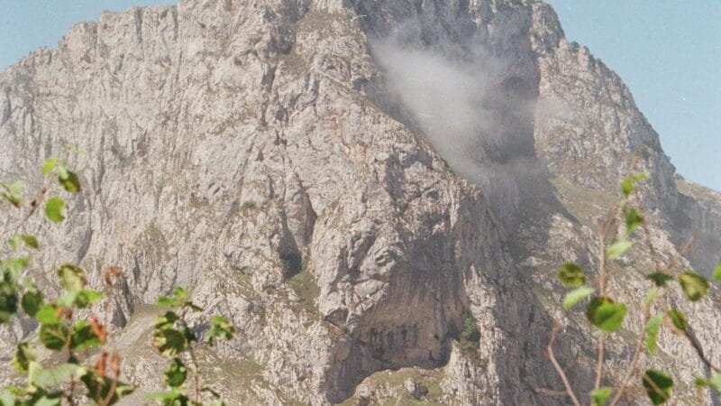 Guía Turística de Bulnes, Asturias: Qué Ver y Hacer