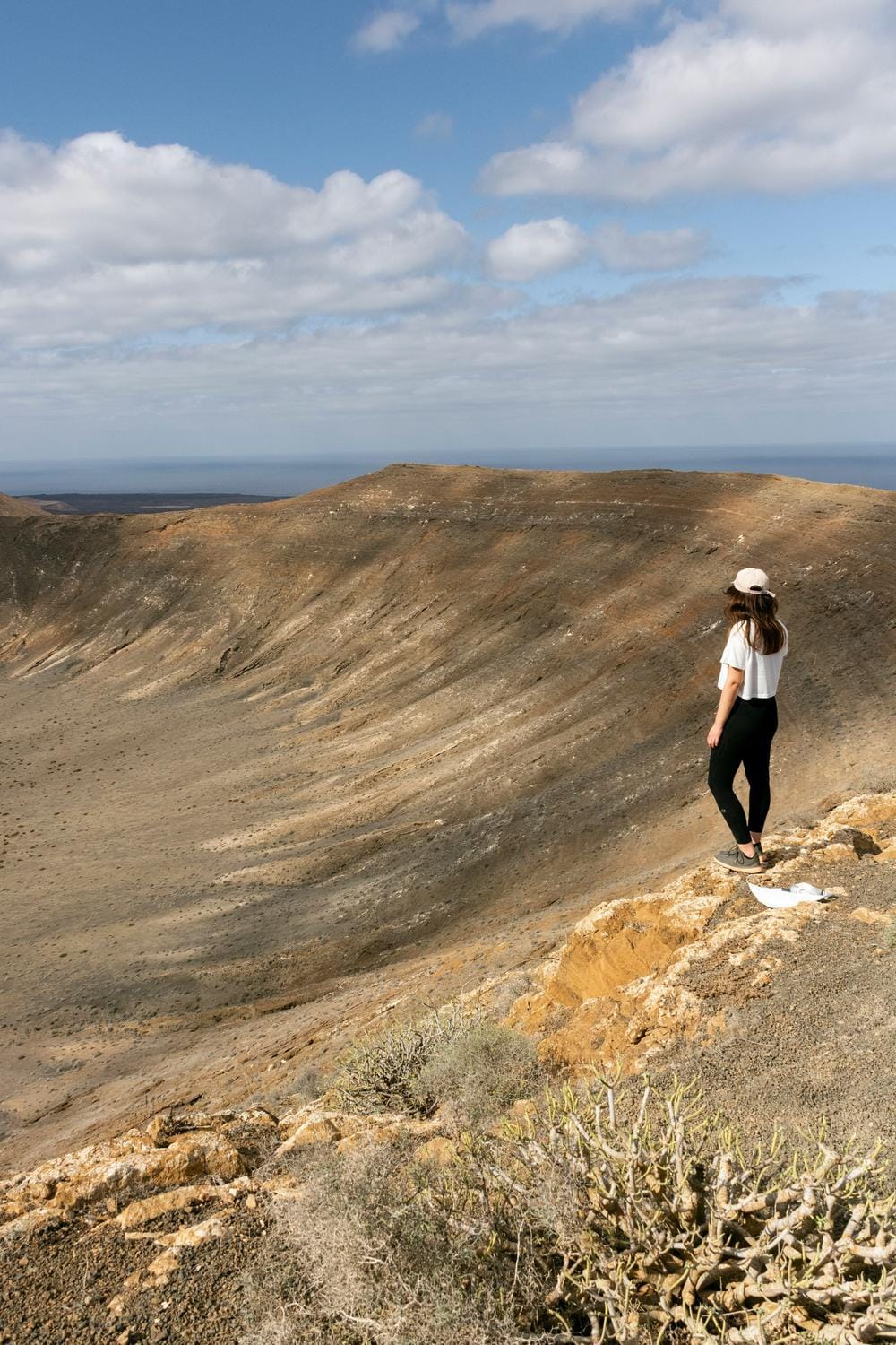 Senderismo a la Caldera Blanca en Lanzarote: Guía y Consejos