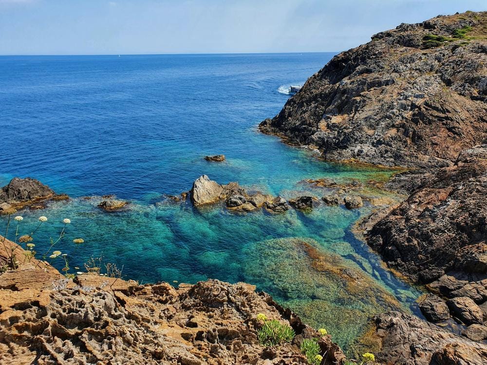 Explora el Sendero del Cabeço de les Creus: Guía y Consejos